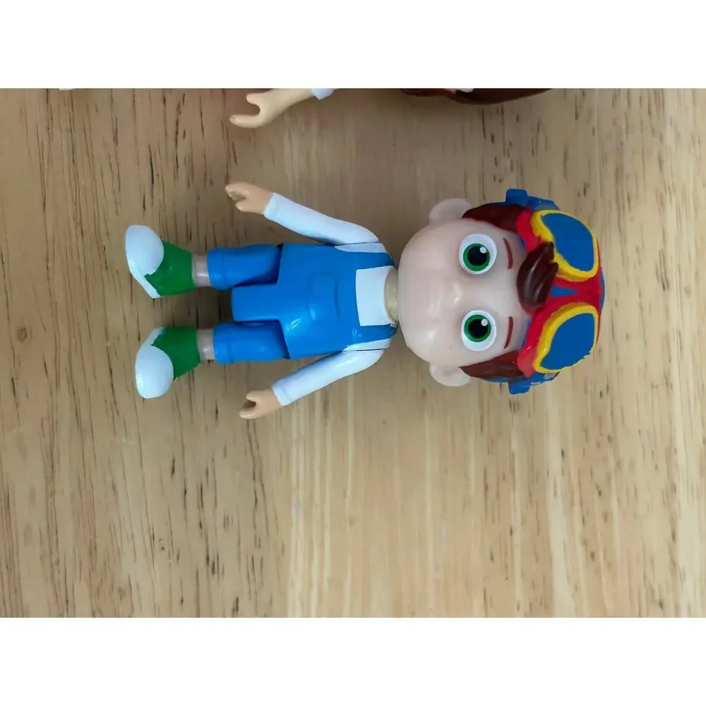 CoComelon Figure Lot – JJ, Mom, Tom‑Tom & Teddy Bear